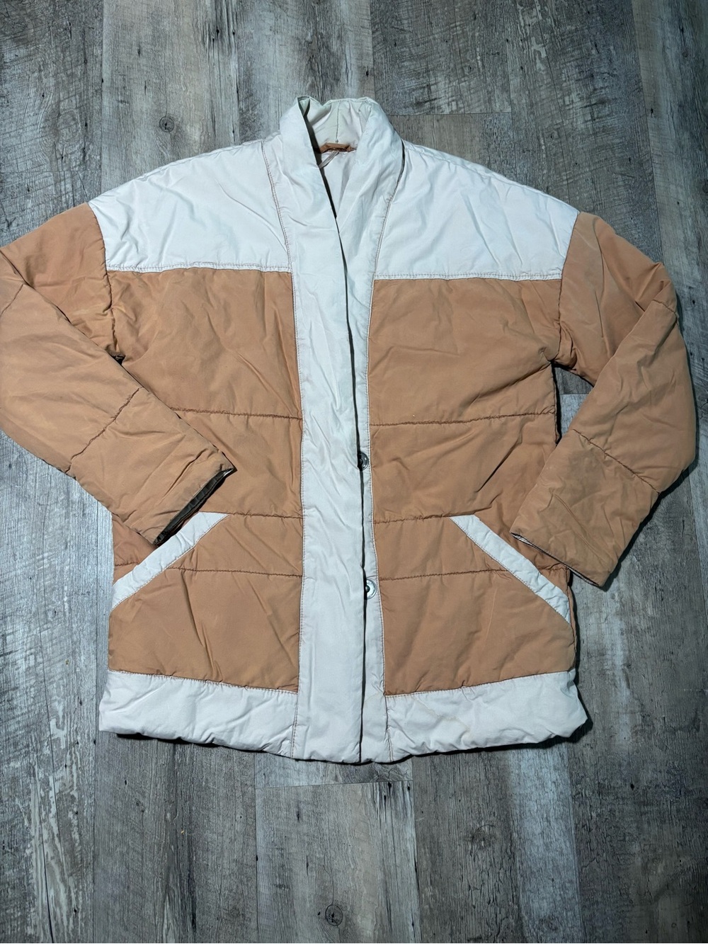 Women’s Two-Tone Puffer Jacket - Tan & White